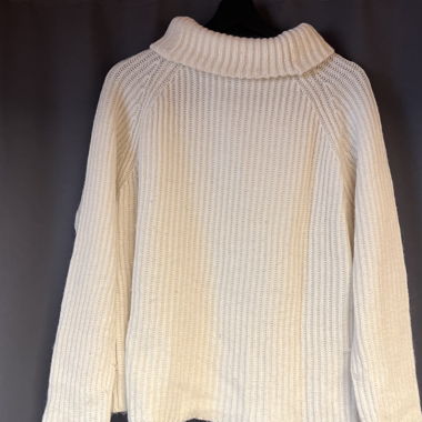 Maglione bianco a collo alto