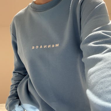 Blaues Sweatshirt