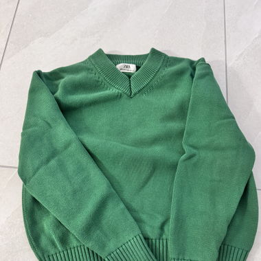 Grüner Pullover