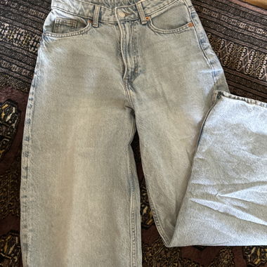 Light Wash Jeans
