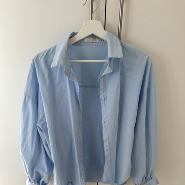 Chemise à manches bouffantes