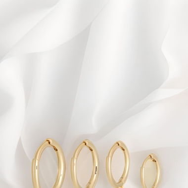 Love Lips Earrings - Playful and Elegant Design