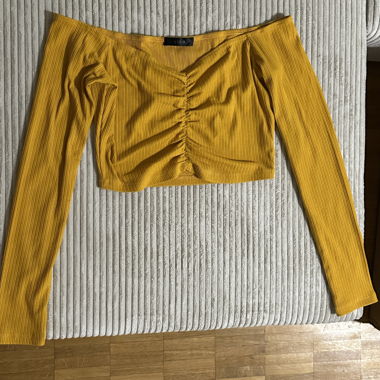 Langärmeliges Crop-Top