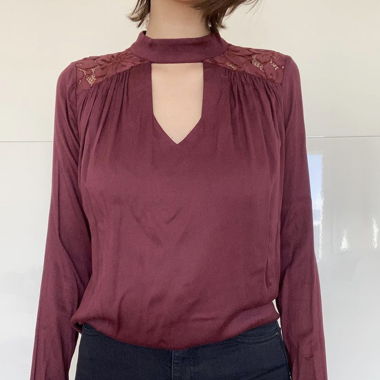 Bordeaux blouse with with lace ❤️🌹