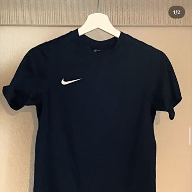 T-shirt de sport bleu marine 