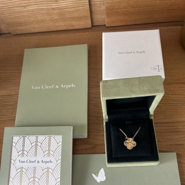 Van Cleef & Arples Alhambra guilloche pendant