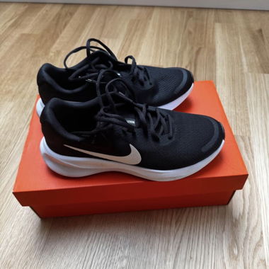 Scarpe Nike Revolution 7W, nero & bianco, taglia 37