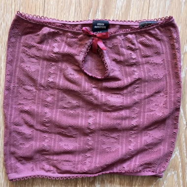 Rosa Spitzen-Träger-Top von Urban Outfitters