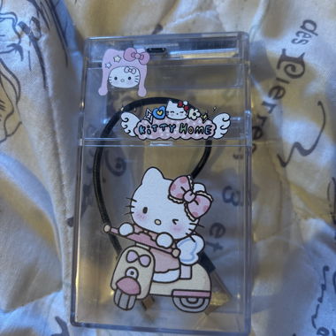 LED-Case-Feuerzeug von Hello Kitty mit Ladegerät