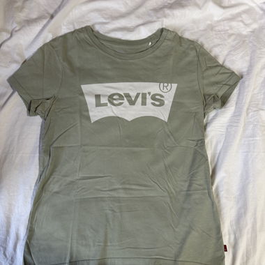 Levis t-shirt