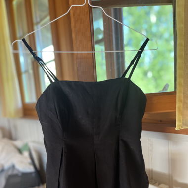 LINEN-BLEND SQUARE NECK SOLID PLEATED CAMI TOP