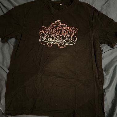 Schwarzes Grafik-T-Shirt