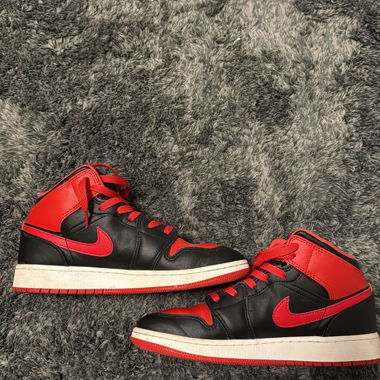 Jordan 1 Mid rosso nero