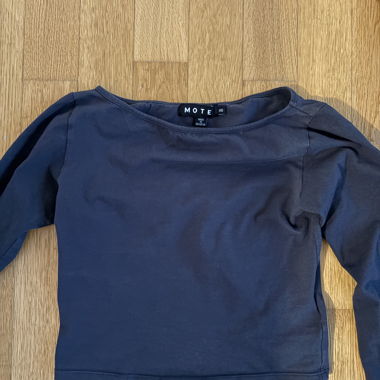 Top corto blu scuro MOTEL ROCKS
