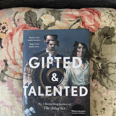 Gifted & Talented • Waterstones • Farbschnitt