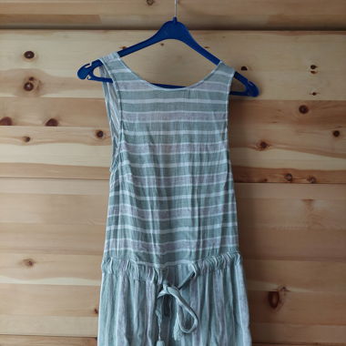 Sommer-Jumpsuit mit Rückenausschnitt