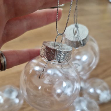 12 Christbaumkugeln zum Basteln
