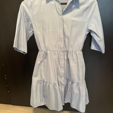Blaues Kleid von Stradivarius