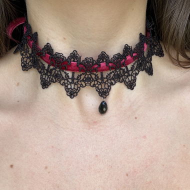 Red/black goth choker