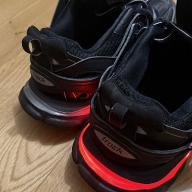 Balenciaga tracks Led