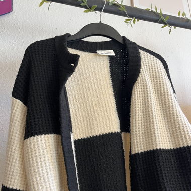 Gillet en tricot cadrié (noir et blanc cassé)