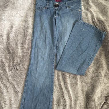 Jeans a zampa decorati