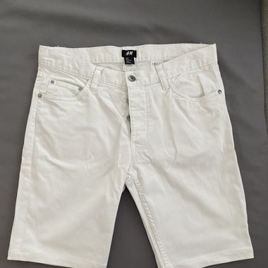 Weisse kurze Hosen