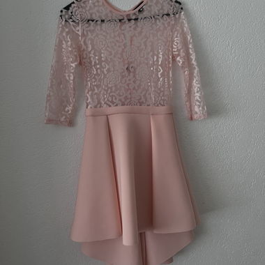 Rosa Spitzenkleid