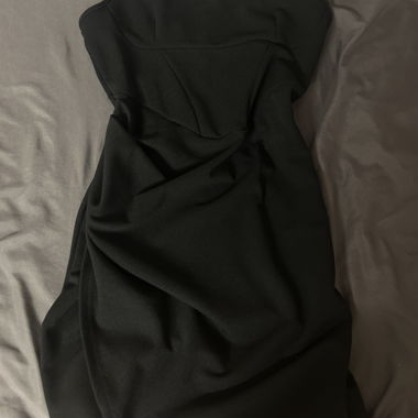 Schwarzes kleid
