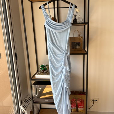 Pastelblaues Sommerkleid