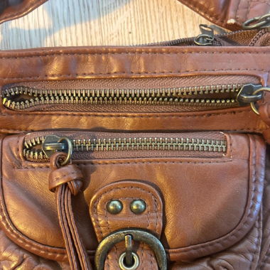 Brown leather crossbody bag