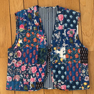 Farbiges Gilet / Weste