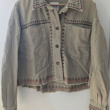 Giacca di jeans ricamata Zara