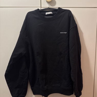 Beautiful black Balenciaga sweatshirt, size M.