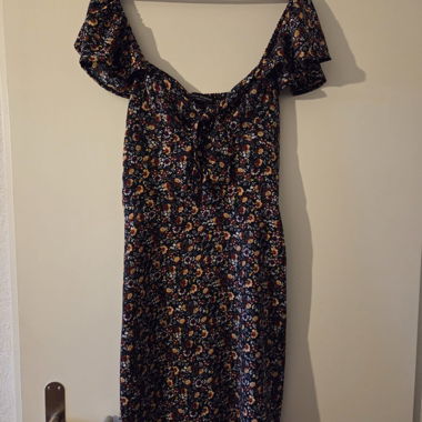 Dorothy Perkins Blumenkleid