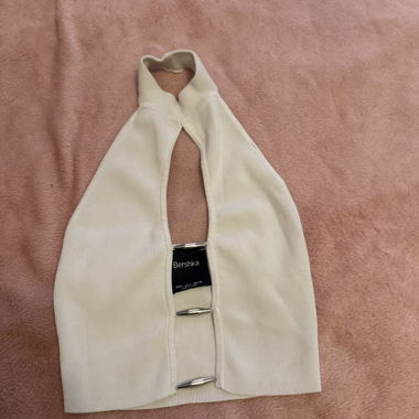 Cream-colored Neckholder Top