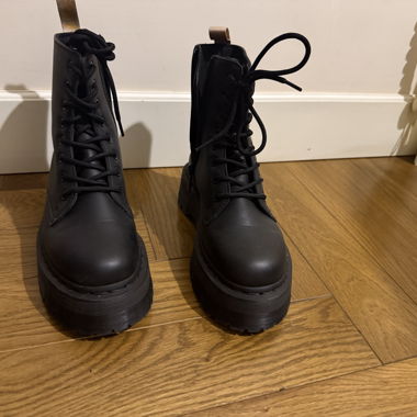 Nouveaux Bottes à Plateau Dr. Martens Jardon II vegan
