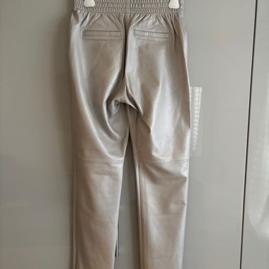 Pantaloni in pelle beige