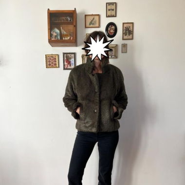 Veste courte en fausse fourrure