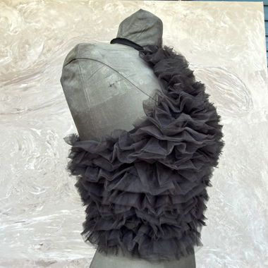 Crop top à volants en tulle noir 