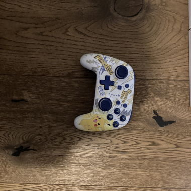 Pikachu Pro Controller Nintendo Switch