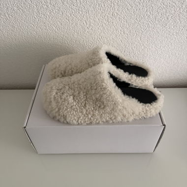 Marni Hausschuhe aus Shearling