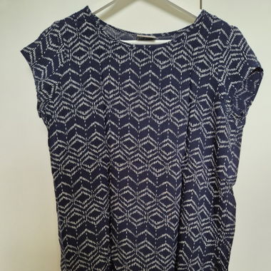 T-shirt blau mit Muster