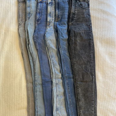Set aus 6 High-Waist Skinny-Jeans