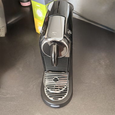 Macchina Nespresso nera