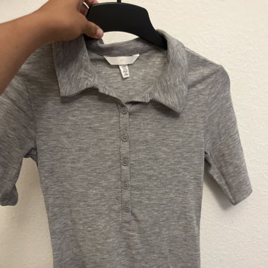 Graues Oberteil von H&M