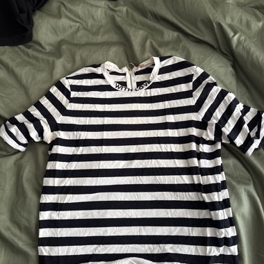 Schwarzweisses Ringel-T-Shirt