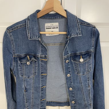 Dunkelblaue Jeansjacke