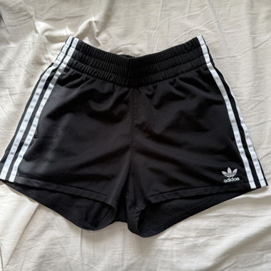 Pantaloncini neri Adidas