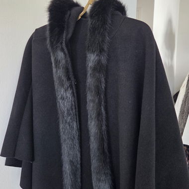 Black faux fur cape